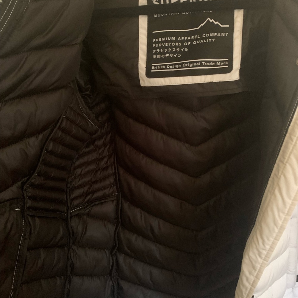 Superdry Women's White Puffer Jacket with Black Fur Detail - Picture 3 of 5